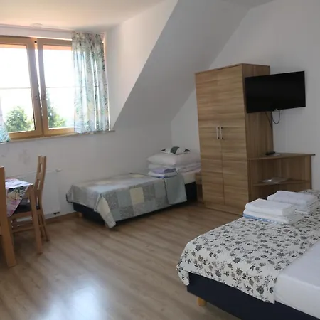 Pod Grzywaczem Vakantieboerderij Sloszow